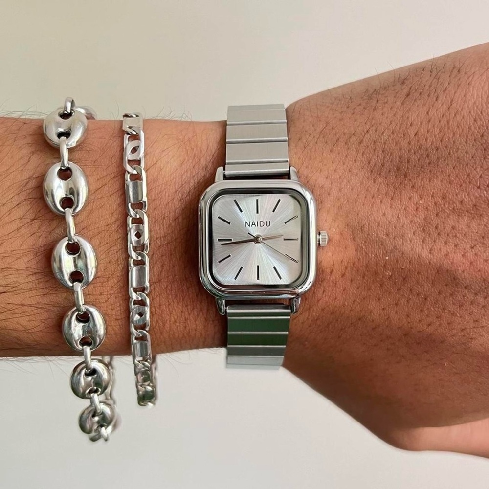 2000s vintage style square stainless steel luxury watch
works Y2K